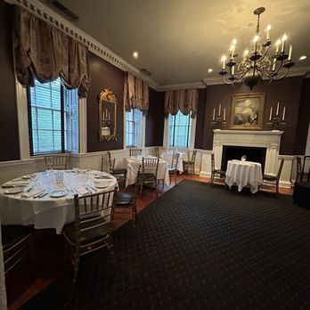 The Olde Pink House - Dining room - Coffee & Tea Near Me - Savannah, Georgia The Olde Pink House - Dining room - Coffee & Tea Near Me - Savannah, Georgia