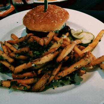 Yard House - Black truffle cheeseburger - New American Near Me - Dallas, Texas