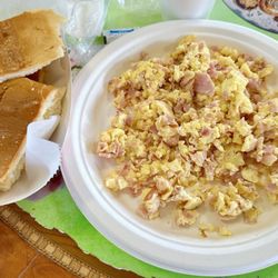 Café Chantilly - 2 Scrambled Eggs with Ham and toast
