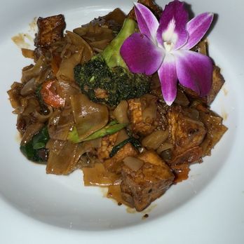 Signature Thai Cuisine - Pad See Ew with tofu - Thai Near Me - La Mesa, California Signature Thai Cuisine - Pad See Ew with tofu - Thai Near Me - La Mesa, California