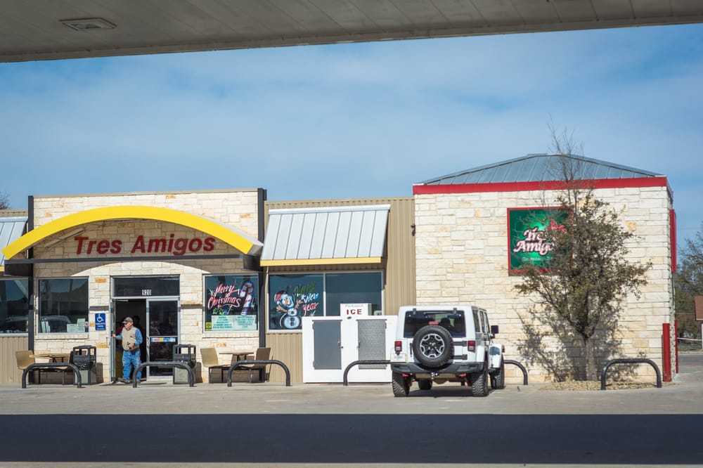 TRES AMIGOS CONVENIENCE STORE CLOSED Updated April 2024 920 4th