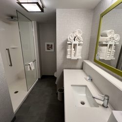 Hampton Inn & Suites Marshfield - Large bathroom with walk-in rain ishower