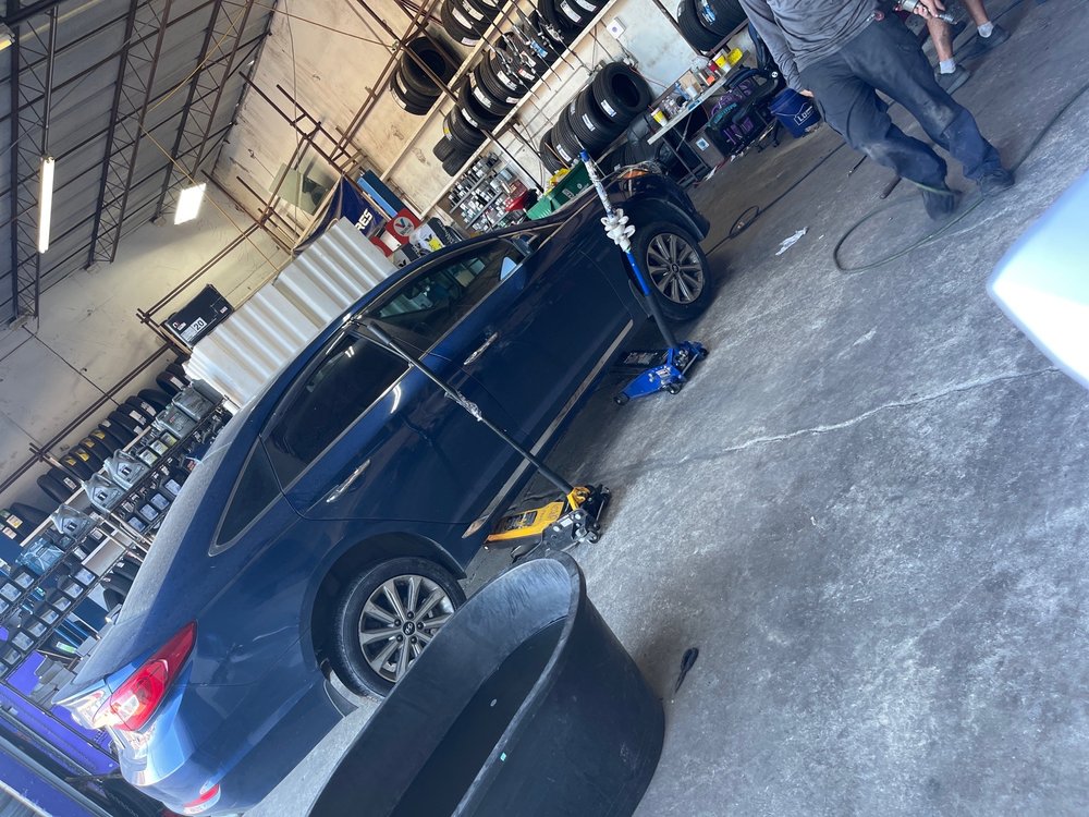 TIRE STORE SERVICE CENTER Updated August 2024 13 Photos 3306