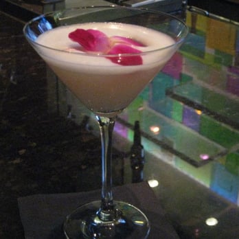 The Mixing Room - The Fizz - Plymouth Gin, Pineapple &  Ginger. - Lounges Near Me - Los Angeles, California
