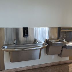 Everett Transit - No running water in the restroom. You have to wash up at the Communal Sink between the restrooms.