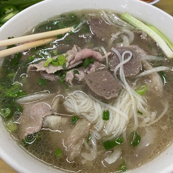 Anh Hong - Combo beef pho - Vietnamese Near Me - Honolulu, Hawaii Anh Hong - Combo beef pho - Vietnamese Near Me - Honolulu, Hawaii