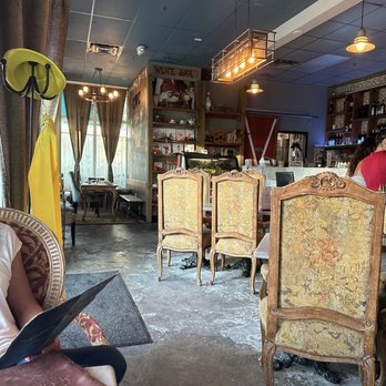 Malbec & More - Love the decor and list of wine - Wine Bars Near Me - Lantana, Florida