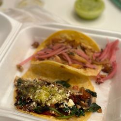 Tacos 210 - 2 vegan options