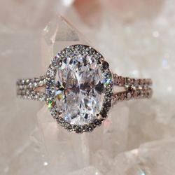Ricardo Basta Fine Jewelry - Oval diamond engagement ring set in a halo, one of a kind