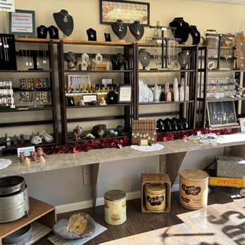 Finders Keepers Mining - Gemstones & Minerals Near Me - Marcellus, New York