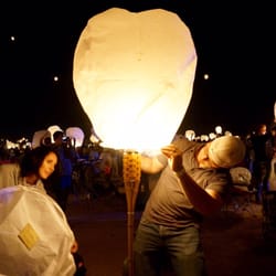 #LanternFest #reno 6000 lanterns launch so #beautiful https://youtu.be/8gE0iUqX-iE