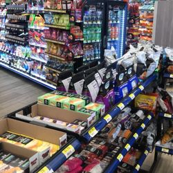 Royal Farms - Lite snack shelves