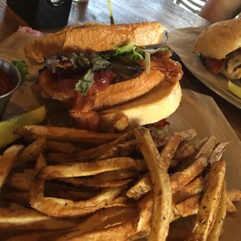 Bacon Bourbon And Beer - BLT - American Near Me - Washington, Pennsylvania Bacon Bourbon And Beer - BLT - American Near Me - Washington, Pennsylvania