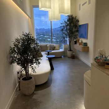 Fred Monempour, DDS - Waiting room - Oral Surgeons Near Me - Beverly Hills, California Fred Monempour, DDS - Waiting room - Oral Surgeons Near Me - Beverly Hills, California