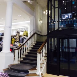 H&M - Cooler Treppenaufgang