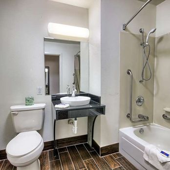 Motel 6 - bathroom - Hotels Near Me - Columbus, Ohio Motel 6 - bathroom - Hotels Near Me - Columbus, Ohio