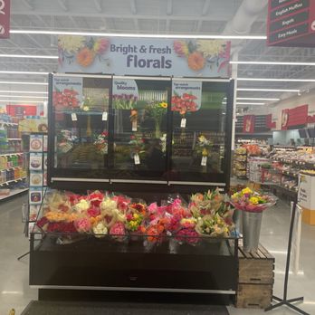 Winn Dixie - a flower display in a store - Grocery Near Me - Apopka, Florida