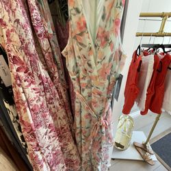 This one caught my right eye immediately, but the Toile de Jouy dress (lft) is such a Summer classic!, non?