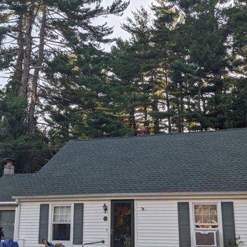 Central Mass Roof Restorations - Front of house completed roof - Roofing Near Me - Oxford, Massachusetts Central Mass Roof Restorations - Front of house completed roof - Roofing Near Me - Oxford, Massachusetts