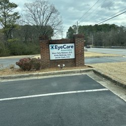 EyeCare Associates - Sign on OMPike