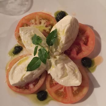 Vicolo Nostro - Caprese salad - Italian Near Me - São Paulo, SP Vicolo Nostro - Caprese salad - Italian Near Me - São Paulo, SP
