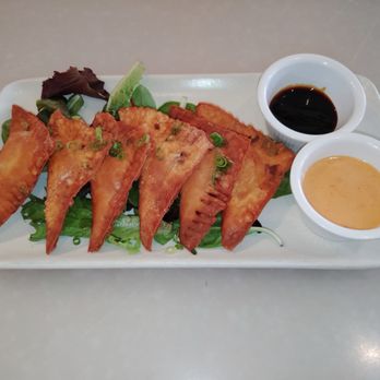 Cafe Julia - Lobster Wontons - Cafes Near Me - Honolulu, Hawaii