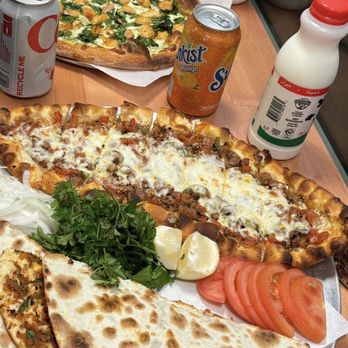 Mateo Pizza - Lahmacun Chicken Pesto Delight (M) - Pizza Near Me - San Mateo, California Mateo Pizza - Lahmacun Chicken Pesto Delight (M) - Pizza Near Me - San Mateo, California