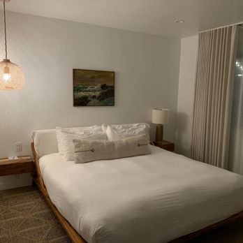 The Pearl Hotel - Bedroom - San Diego, CA