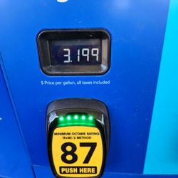 Mobil - 10/18/23 price filling up