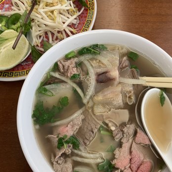 Pho 87 - #5 Small (tendon, rare steak, and filet) - Vietnamese Near Me - Los Angeles, California Pho 87 - #5 Small (tendon, rare steak, and filet) - Vietnamese Near Me - Los Angeles, California
