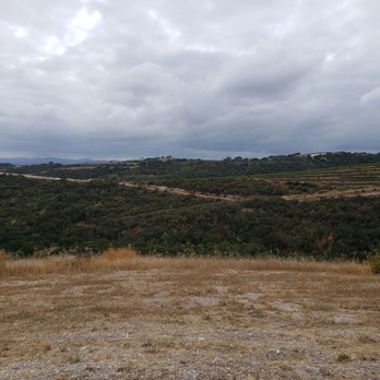 Calcareous Vineyard - Wine Tasting Room Near Me - Paso Robles, California