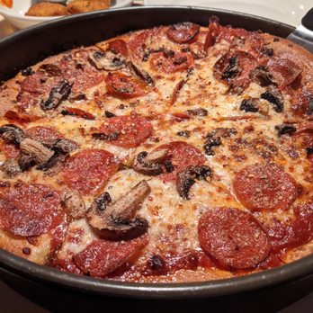 Old Chicago Pizza + Taproom - Deepdish OC pizza - Italian Near Me - Rapid City, South Dakota