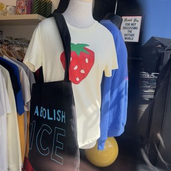 Park Life - That shirt looks berry familiar, I just can't put my finger on it. It's also an ice bag to put champagne in it to take to the park - Art Galleries Near Me - San Francisco, California Park Life - That shirt looks berry familiar, I just can't put my finger on it. It's also an ice bag to put champagne in it to take to the park - Art Galleries Near Me - San Francisco, California