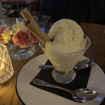 Pazza Notte - Vanilla Bean Gelato - Pizza Near Me - Sacramento, California Pazza Notte - Vanilla Bean Gelato - Pizza Near Me - Sacramento, California