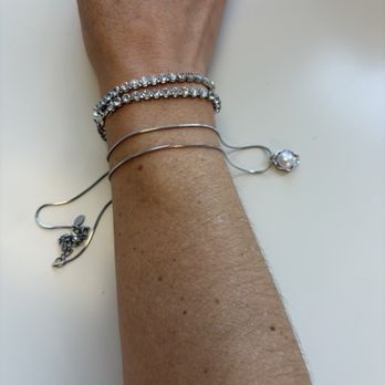 Minage Lab - Jewelry that's best for my skin tone - Personal Shopping Near Me - Los Angeles, California Minage Lab - Jewelry that's best for my skin tone - Personal Shopping Near Me - Los Angeles, California