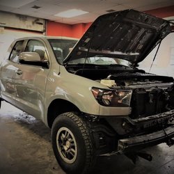 C & M Autobody - Toyota Tundra|Custom Paint Job