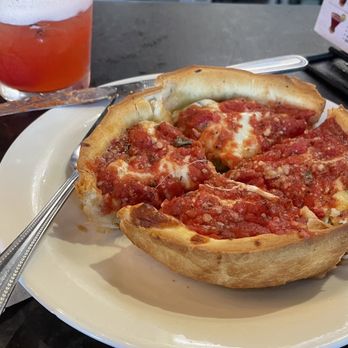 Giordano's - Pizza Near Me - Chicago, Illinois
