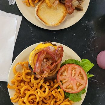 Dexter's Laburgertory - Burgers Near Me - Berkeley Springs, West Virginia