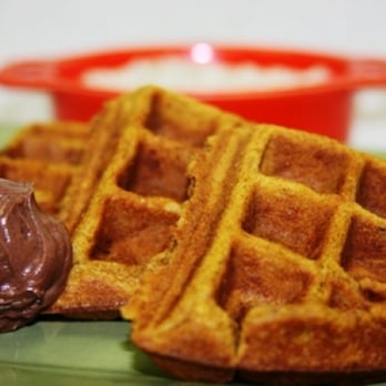 Gourmet Meal Plan - Spiced Apple Gluten Free Waffles with Vanilla Bean Butter and Cinnamon Oatmeal - Food Delivery Services Near Me - New York, New York Gourmet Meal Plan - Spiced Apple Gluten Free Waffles with Vanilla Bean Butter and Cinnamon Oatmeal - Food Delivery Services Near Me - New York, New York