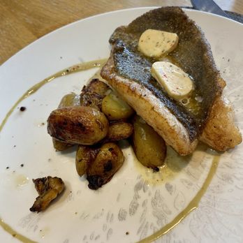 La Marée - John Dory with butter entree - Seafood Near Me - Grandcamp Maisy, 14 La Marée - John Dory with butter entree - Seafood Near Me - Grandcamp Maisy, 14