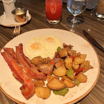 The Bistro Edgewood - All American breakfast - New American Near Me - Stateline, Nevada The Bistro Edgewood - All American breakfast - New American Near Me - Stateline, Nevada