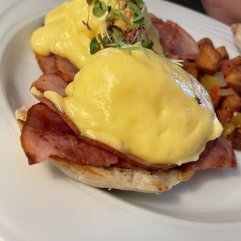 Chamber Modern American Restaurant - Eggs Classic Benedict - New American Near Me - Tulsa, Oklahoma