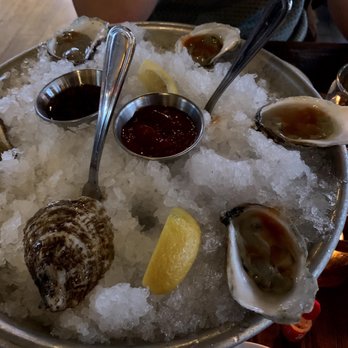 Battello - 1/2 Dozen Oysters Del Giorno - Italian Near Me - Jersey City, New Jersey