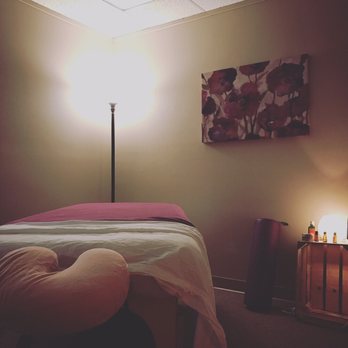 Alta Ulrich, LMT - A view of the massage room. - Massage Therapy Near Me - Gresham, Oregon Alta Ulrich, LMT - A view of the massage room. - Massage Therapy Near Me - Gresham, Oregon