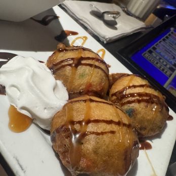 Distill A Local Bar - Deep Fried Oreos - Sandwiches Near Me - Las Vegas, Nevada