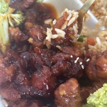 Twin Dragon Mandarin Cuisine - Soggy peeking pork - Chinese Near Me - Auburn, California Twin Dragon Mandarin Cuisine - Soggy peeking pork - Chinese Near Me - Auburn, California