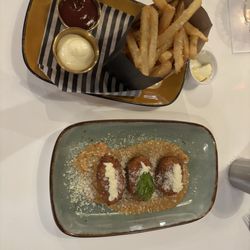 Aperitif Spritz and Bites - Arancini and truffle fries