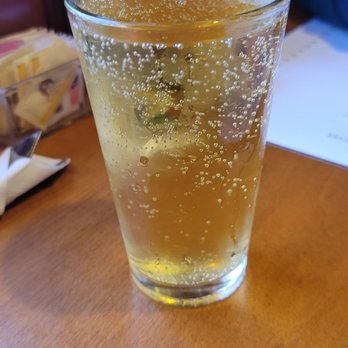 Red Rocks Grill - Snow capped honey crisp cider - American Near Me - Morrison, Colorado