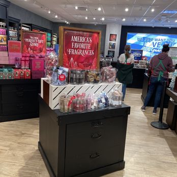 Bath & Body Works - Inside - Cosmetics & Beauty Supply Near Me - Elk Grove, California