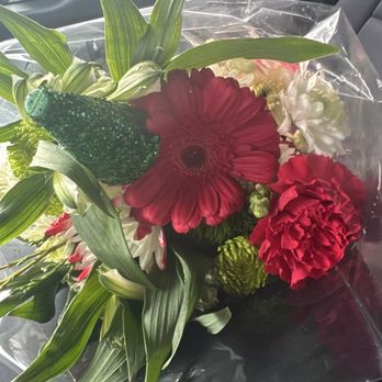 Rouses Market - Christmas Bouquet - Grocery Near Me - Biloxi, Mississippi Rouses Market - Christmas Bouquet - Grocery Near Me - Biloxi, Mississippi